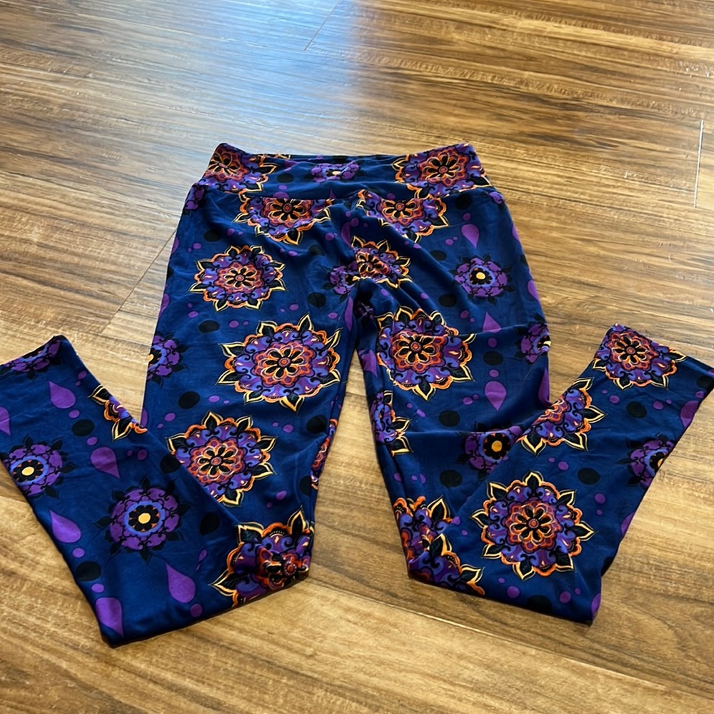 LulaRoe one size leggings